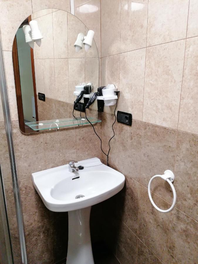 מלון סאריה Cuatro Caminos מראה חיצוני תמונה